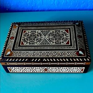 Vintage Mother of Pearl Marquetry Intricate Inlay Wood Box